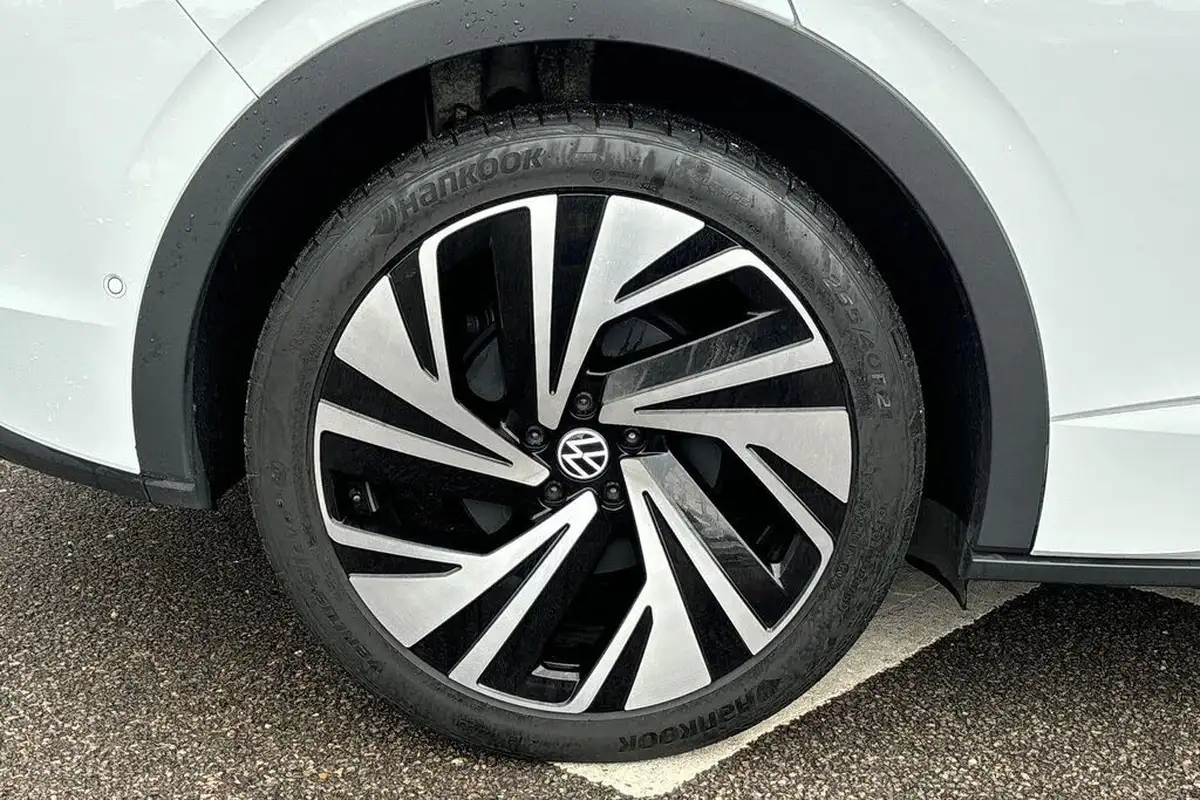 2023-volkswagen-id5-e-gtx-style-299ps-awd-big-11