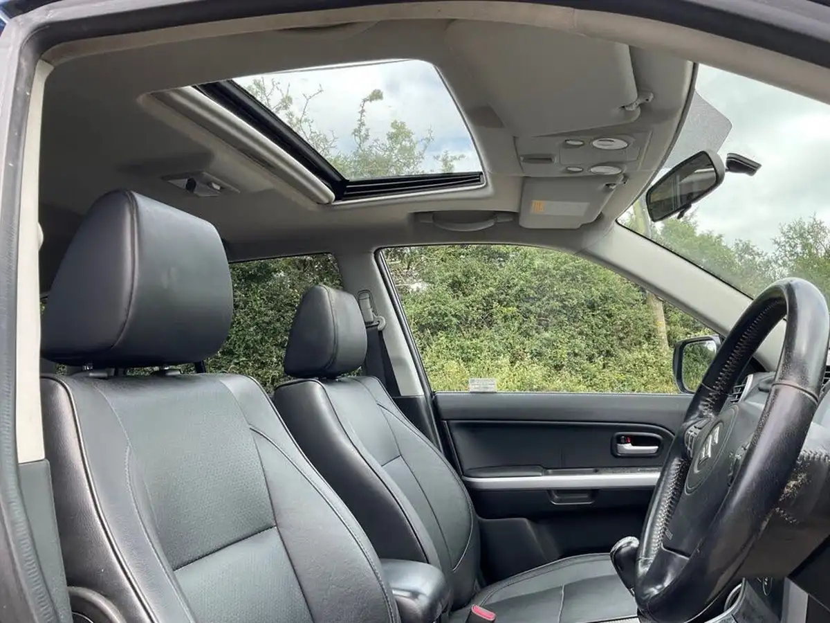 2013-suzuki-grand-vitara-24-sz5-169ps-4x4-big-21