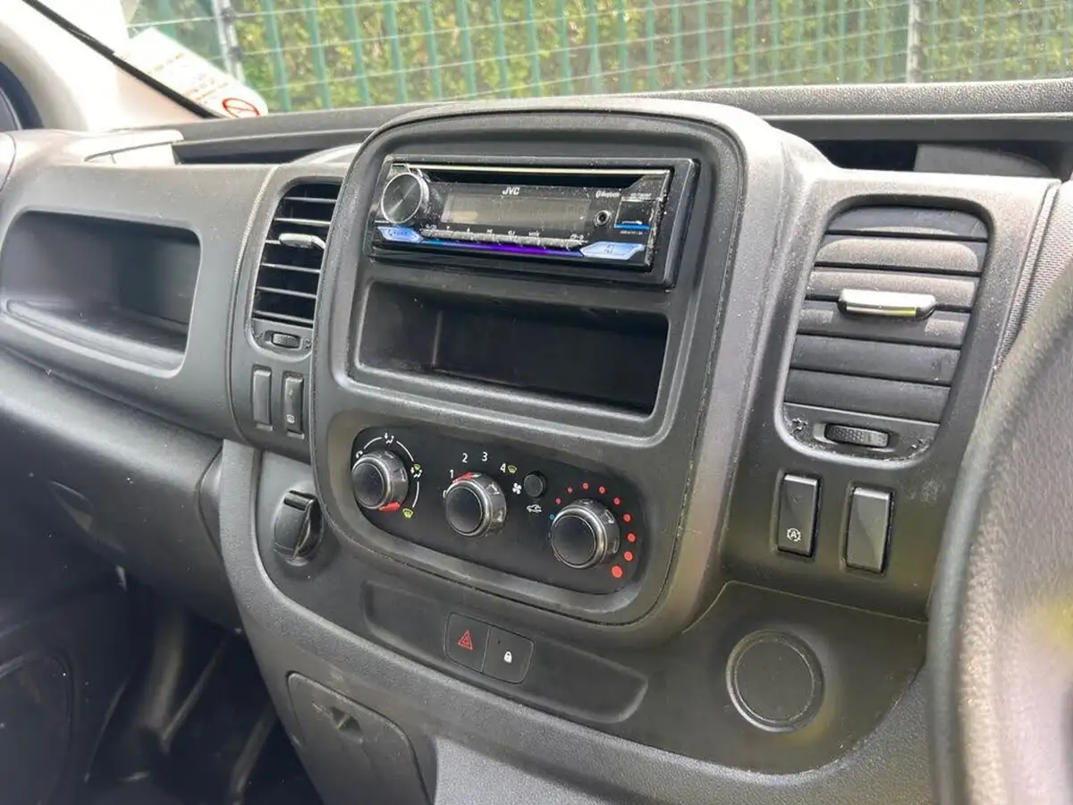 2021-renault-trafic-20dci-sl28-energy-120-business-big-12
