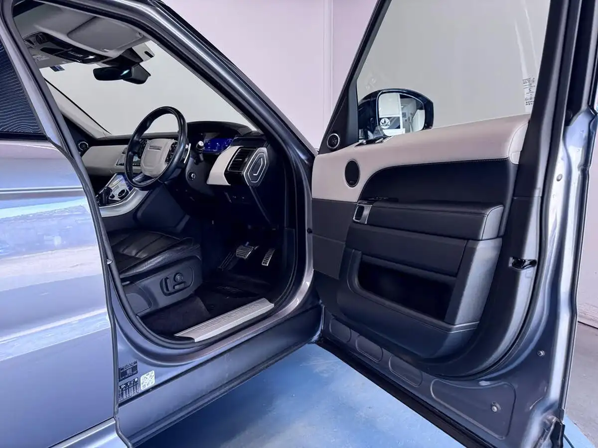 2021-land-rover-range-rover-sport-30-d300-hse-silver-big-16