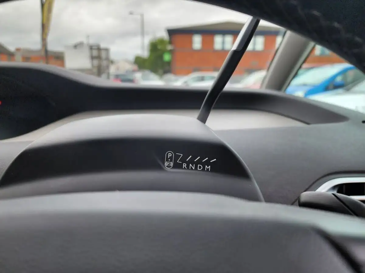 2016-citroen-grand-c4-picasso-16bluehdi-exclusive-eat6-big-25