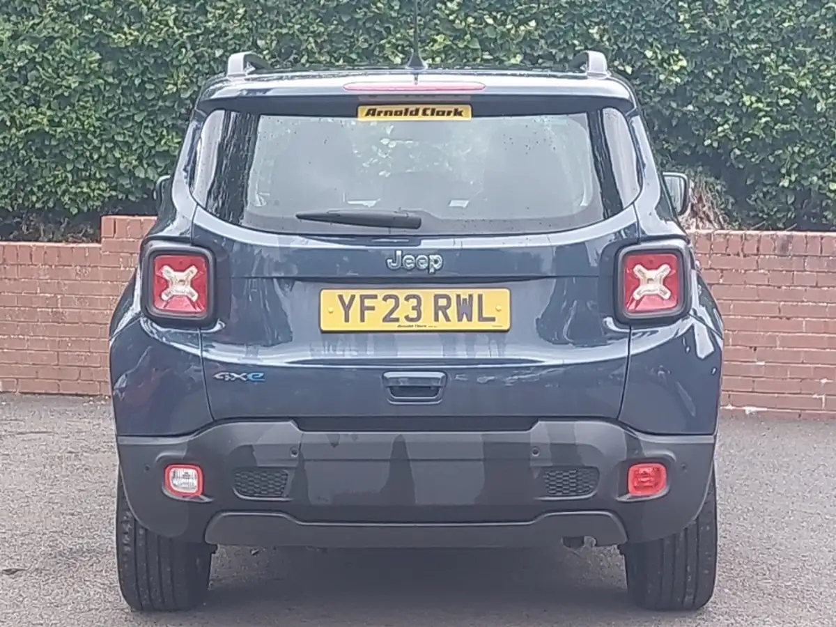 2023-jeep-renegade-13-gse-limited-big-16