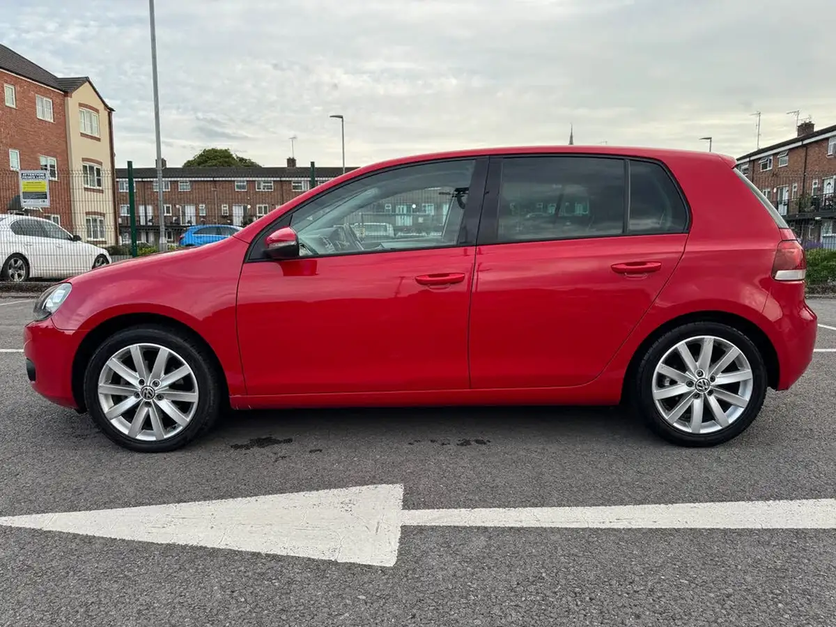 2010-volkswagen-golf-20td-gt-5d-big-4