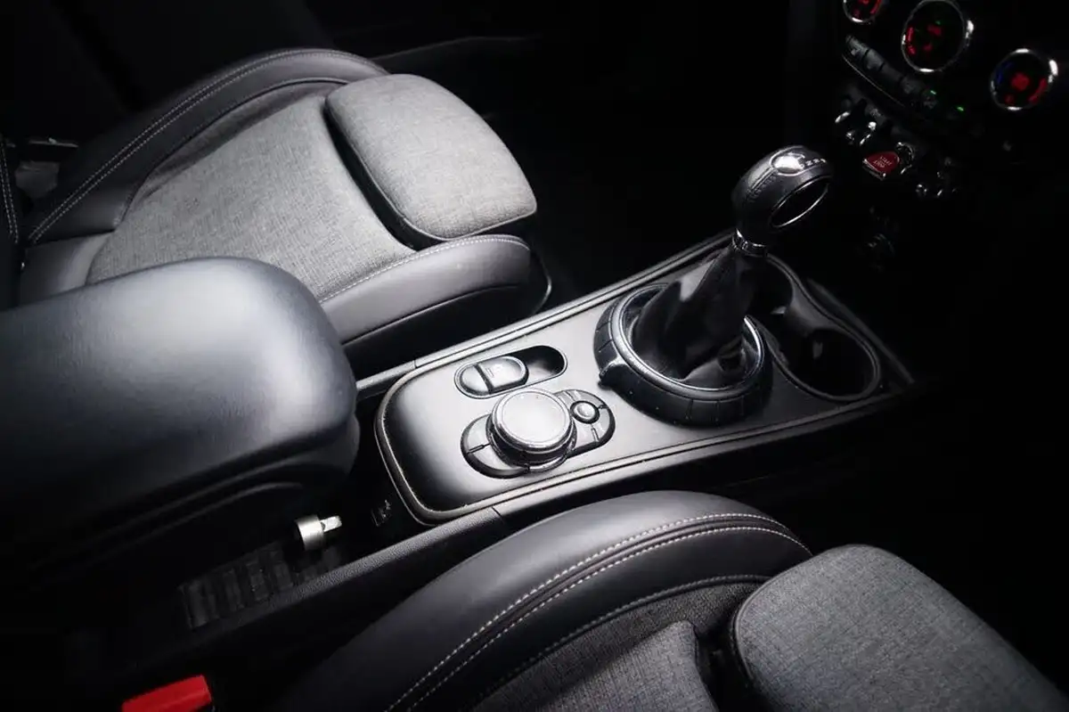 2017-mini-countryman-20td-cooper-d-ss-auto-big-7