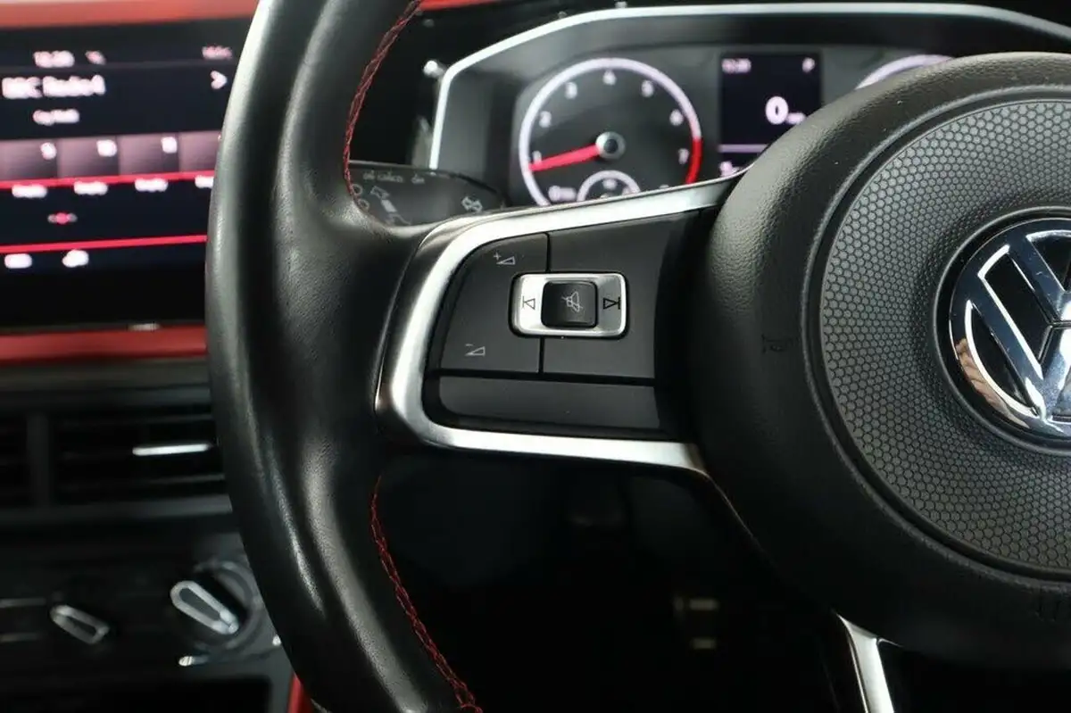 2020-volkswagen-polo-20-tsi-gti-big-36