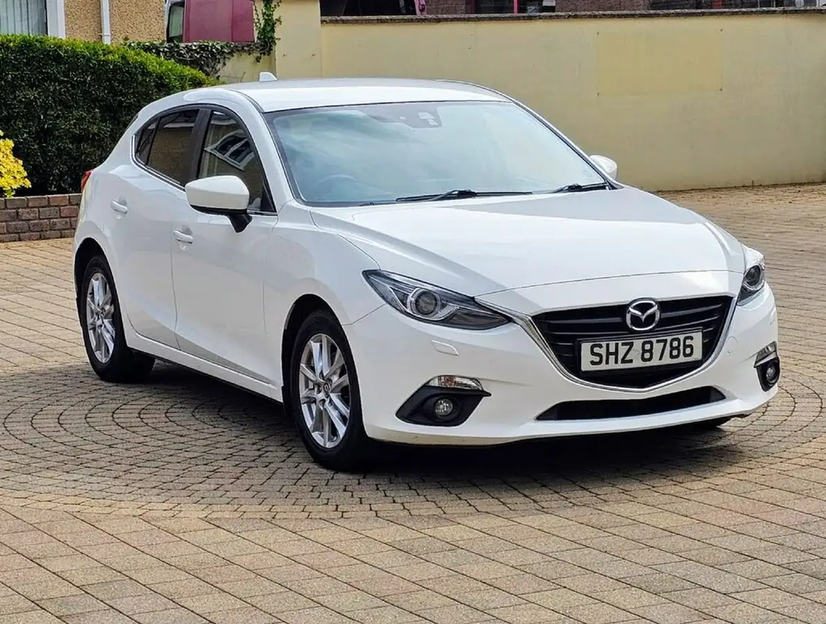 2015-mazda-mazda3-20-se-l-hatchback-5d-big-0