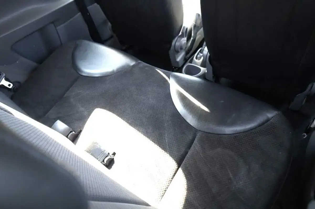 2011-toyota-aygo-10-aygo-ice-3d-big-51