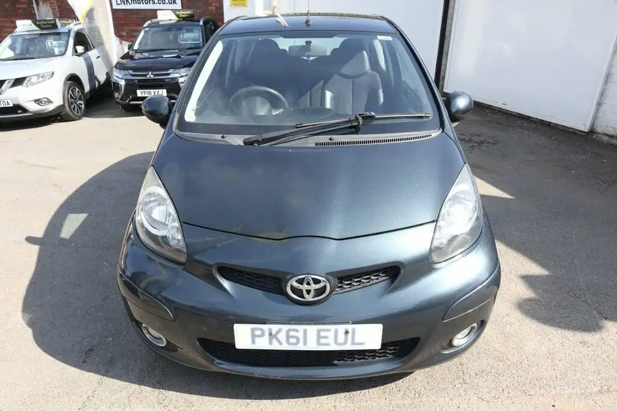 2011-toyota-aygo-10-aygo-ice-3d-big-3