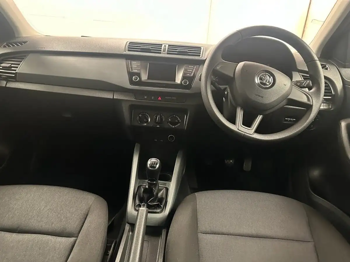 2017-skoda-fabia-10-mpi-s-hatchback-big-9