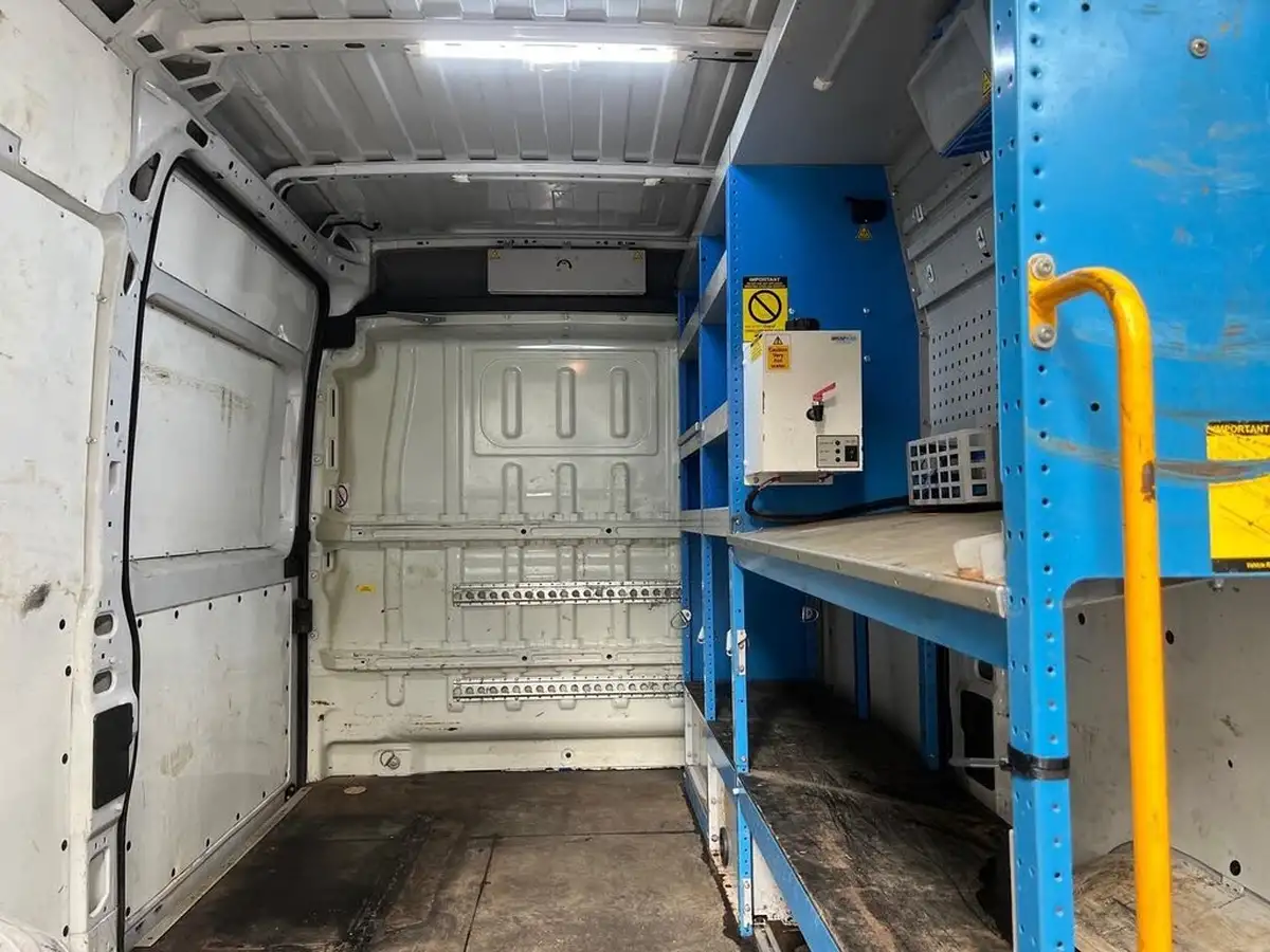 2015-fiat-ducato-23td-35-lh2-tecnico-big-4