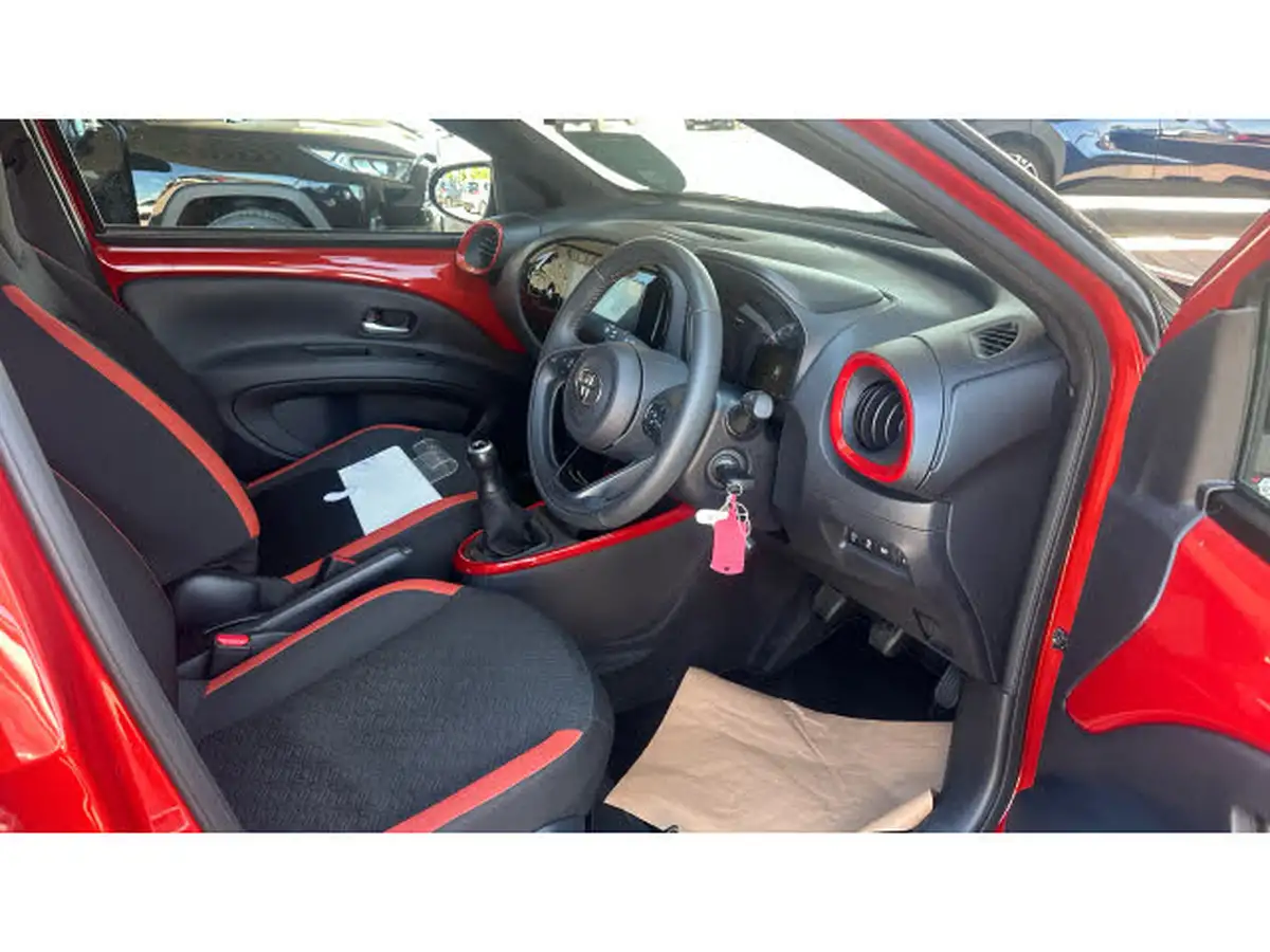 2024-toyota-aygo-x-10-vvt-i-edge-big-10