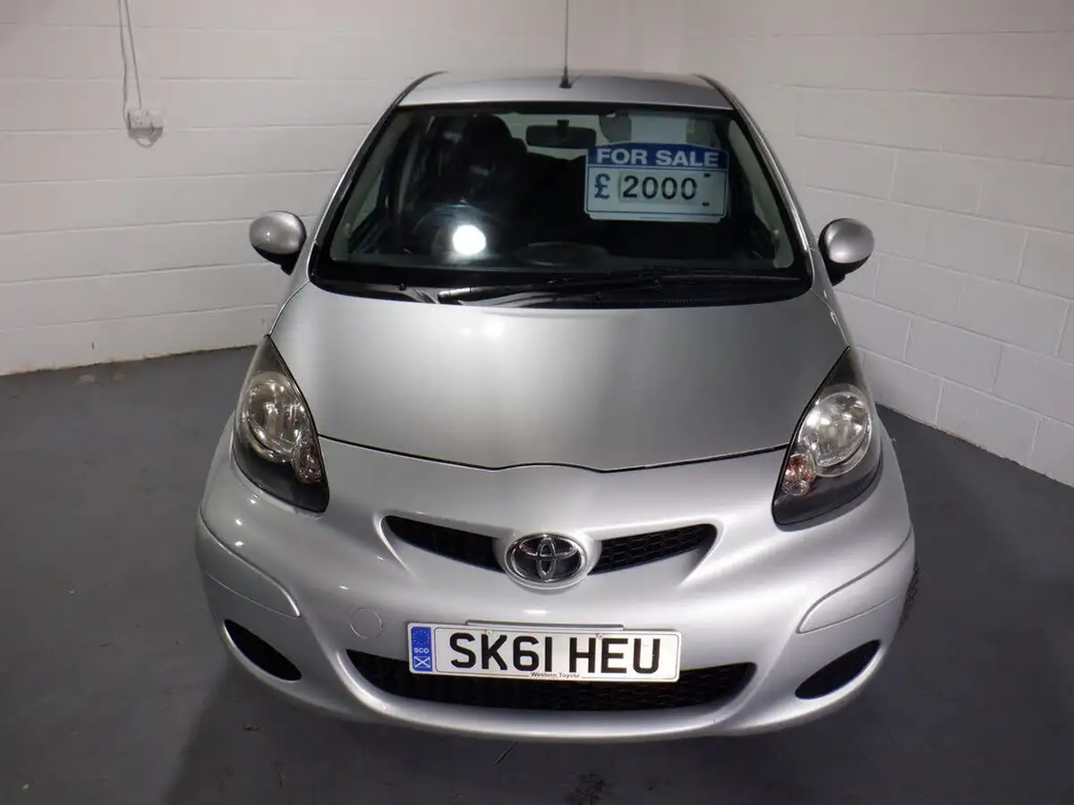 2011-toyota-aygo-10-aygo-ice-5d-big-1