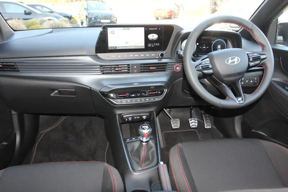 2025-hyundai-i20-10-t-gdi-n-line-s-big-29