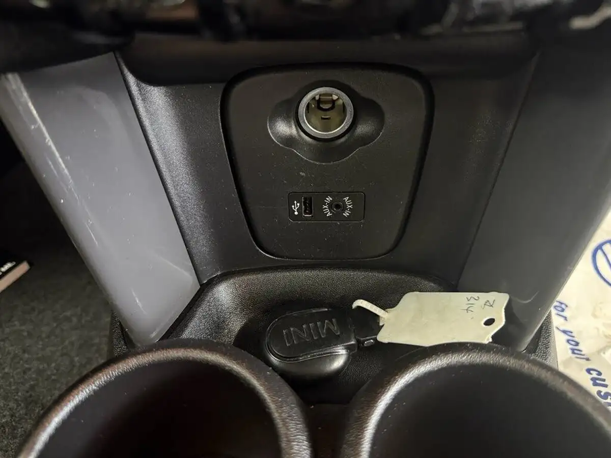 2016-mini-cooper-15-cooper-ss-hatchback-5d-big-38