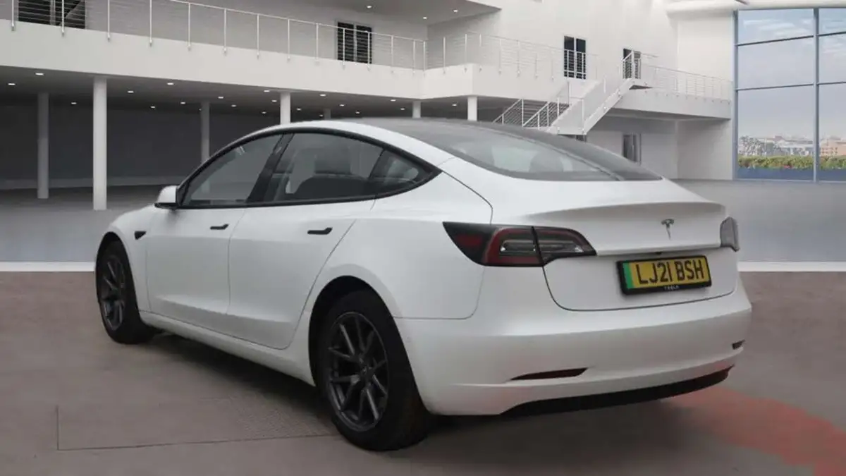 2021-tesla-model-3-e-standard-plus-big-2