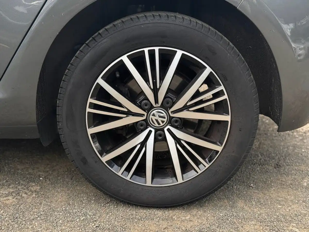 2018-volkswagen-golf-14-tsi-se-nav-hatchback-5d-dsg-big-10