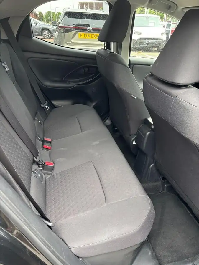 2022-toyota-yaris-15-vvt-i-design-big-8