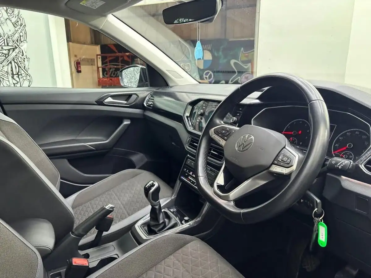 2022-volkswagen-t-cross-10-tsi-sel-big-21