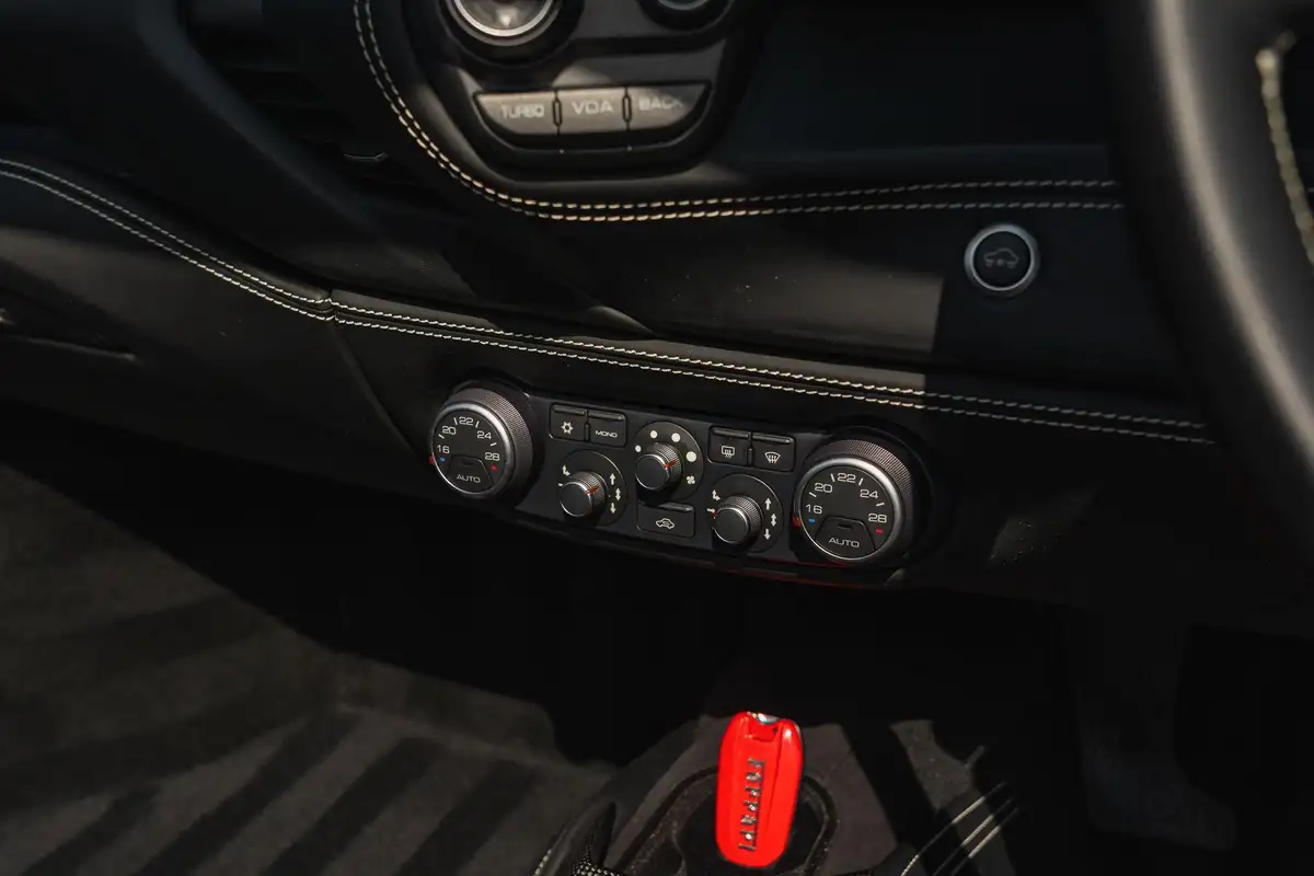 2017-ferrari-488-39-488-spider-big-50