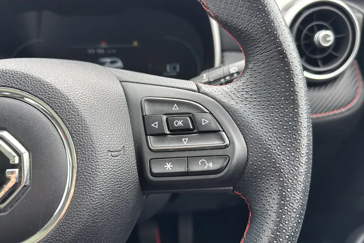 2021-mg-zs-suv-10t-gdi-exclusive-big-16