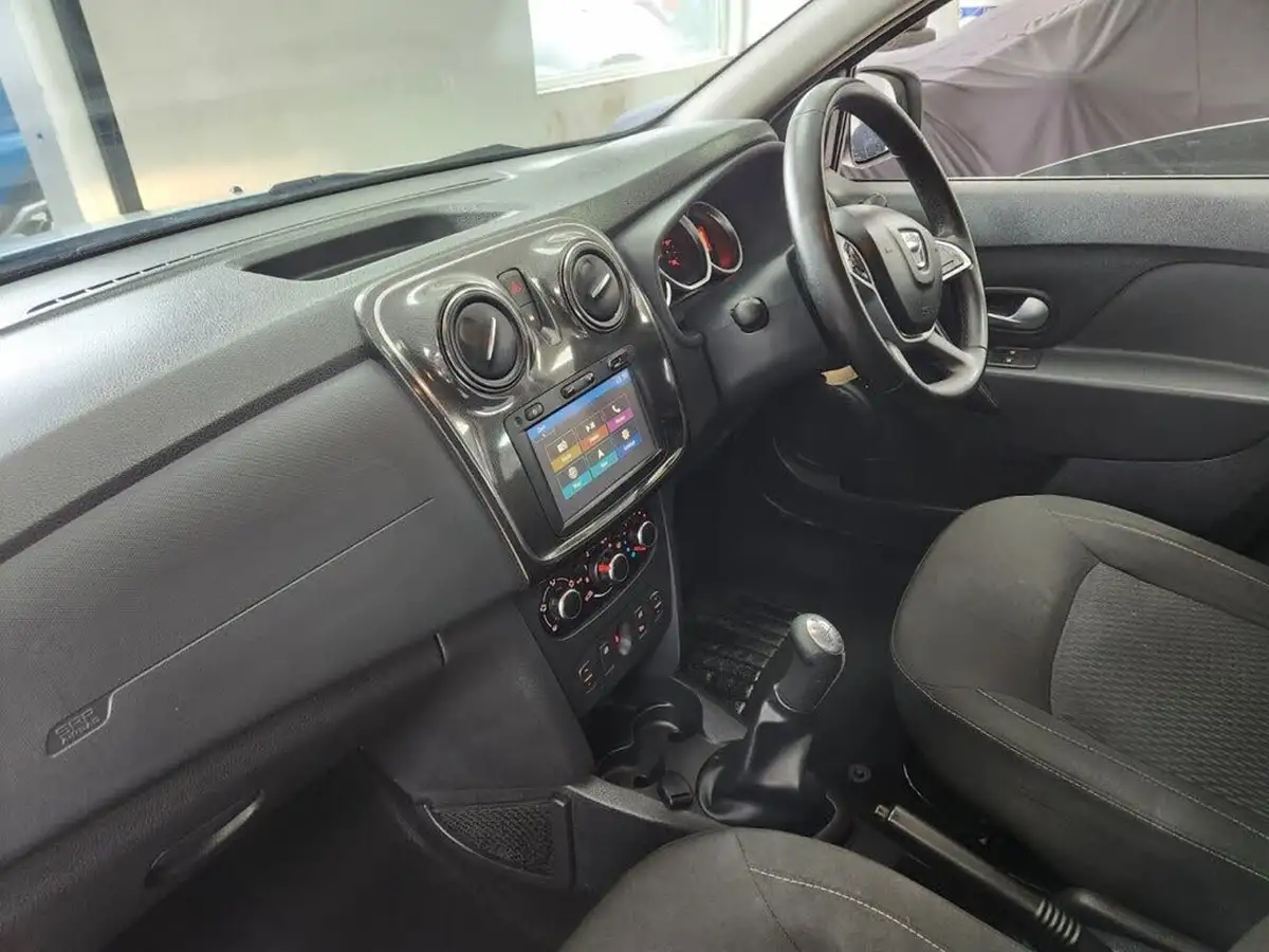 2017-dacia-sandero-15dci-laureate-big-26