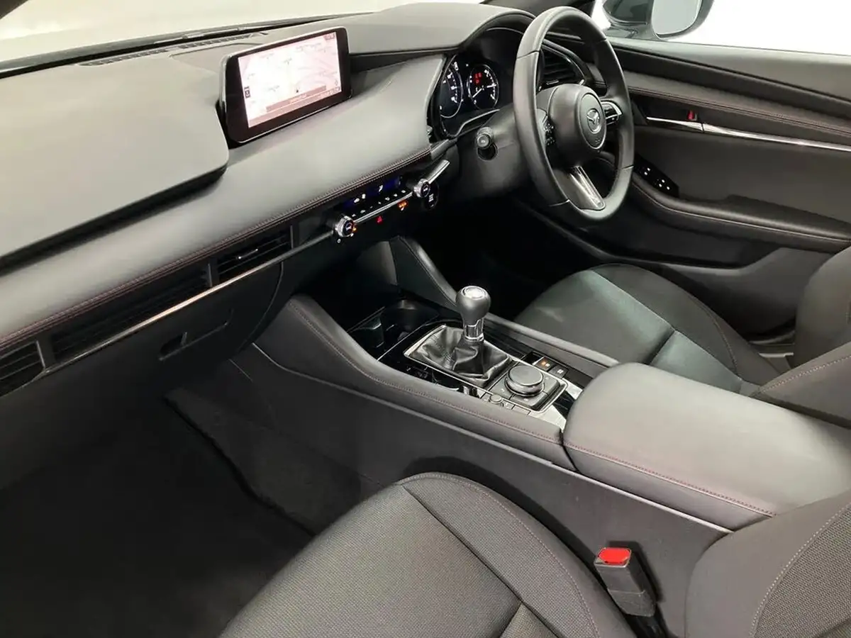 2024-mazda-mazda3-25-e-skyactiv-g-homura-big-6