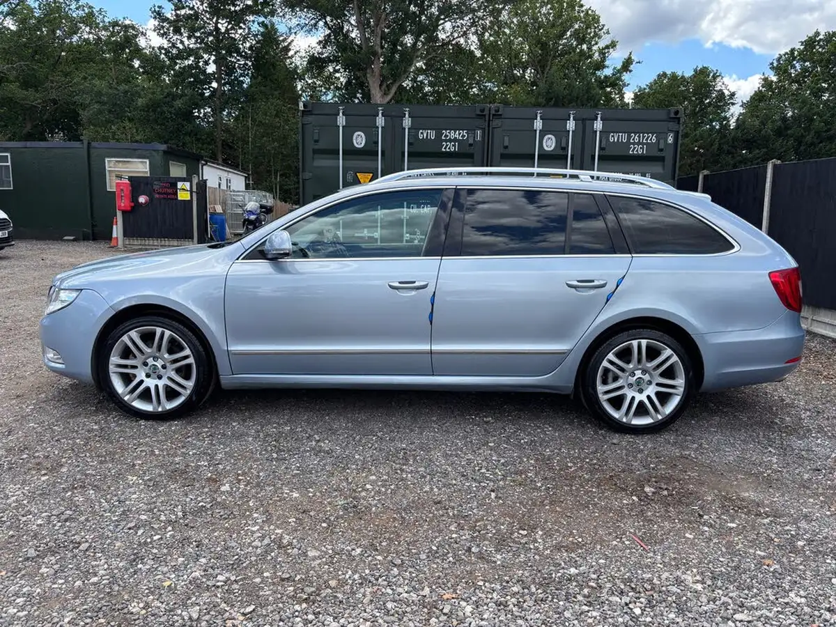 2011-skoda-superb-18-elegance-162ps-estate-dsg-big-6
