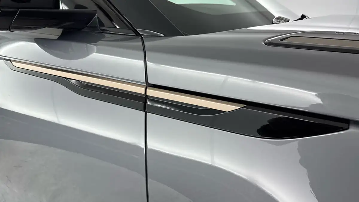 2023-land-rover-range-rover-velar-20-d200-dynamic-se-big-23