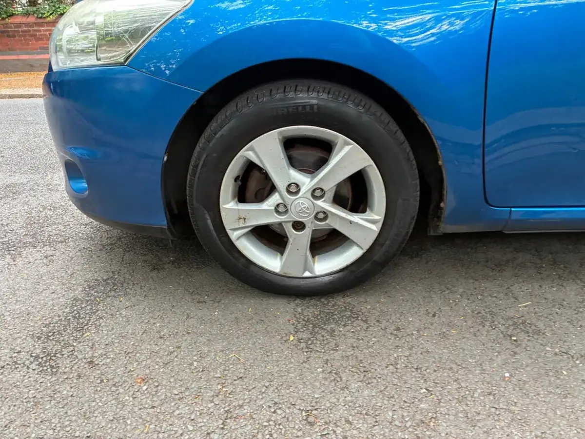 2011-toyota-auris-133-vvt-i-edition-5d-big-20