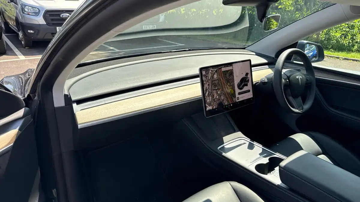 2023-tesla-model-y-e-rwd-big-9