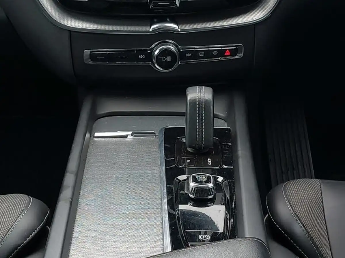 2021-volvo-xc60-20td-b4-r-design-awd-big-10