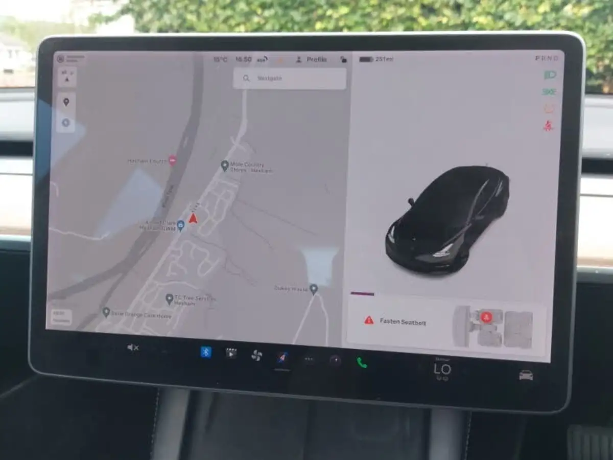 2020-tesla-model-3-e-long-range-big-10