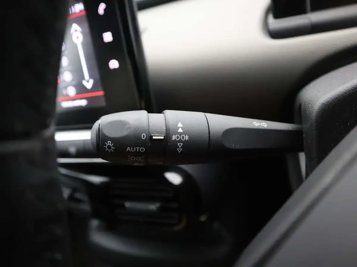 2020-citroen-c4-cactus-12-puretech-flair-110ps-big-21