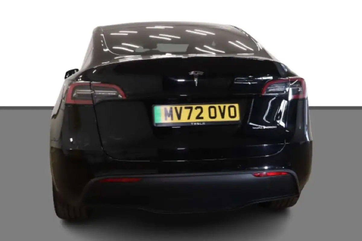 2022-tesla-model-y-e-long-range-big-4