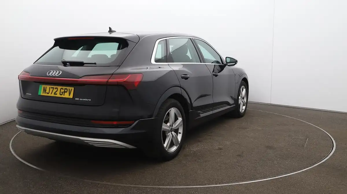 2022-audi-e-tron-55e-technik-station-wagon-big-56