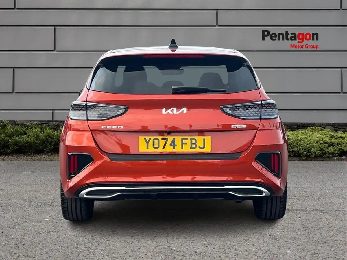2025-kia-ceed-15-t-gdi-gt-line-s-big-15