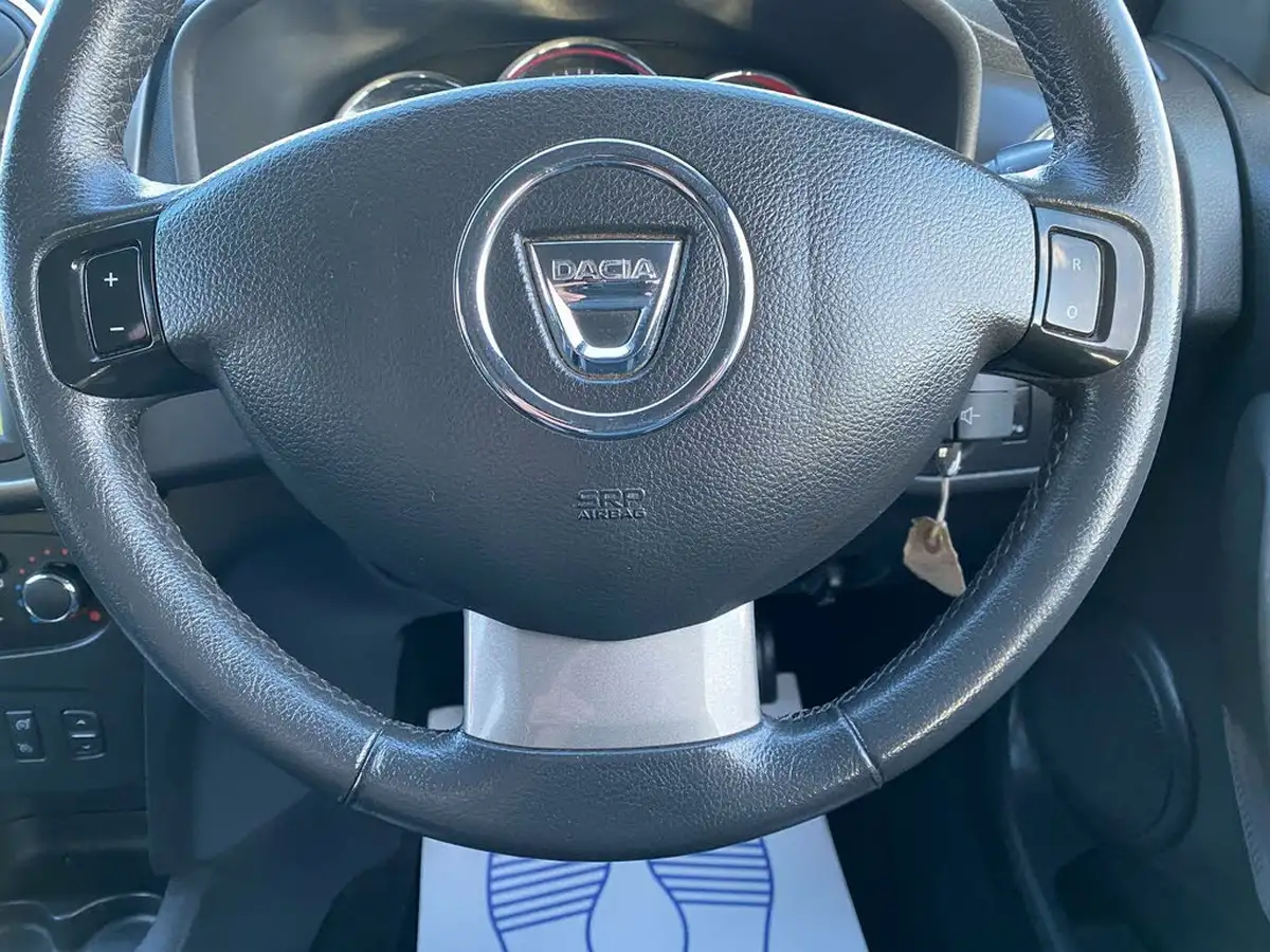 2014-dacia-sandero-stepway-15d-laureate-big-33