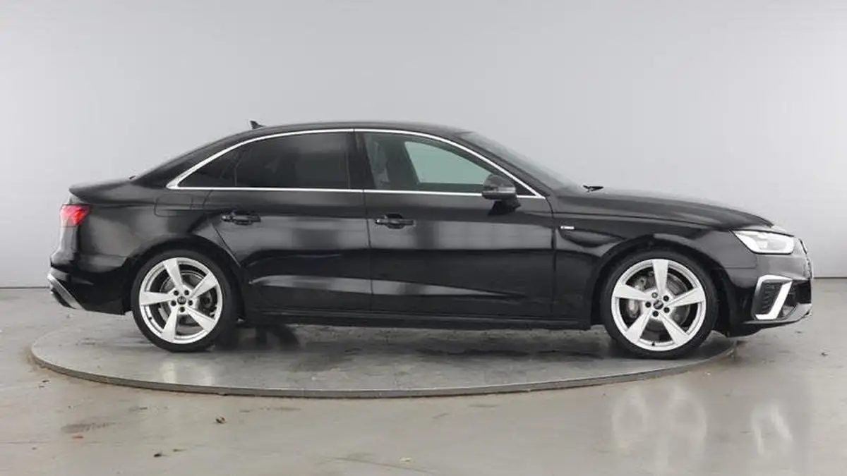 2022-audi-a4-20-40-tfsi-s-line-big-3