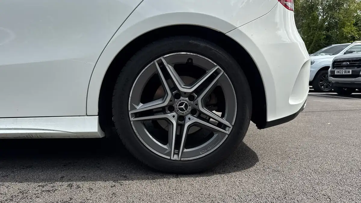 2019-mercedes-benz-a-class-13-a200-amg-line-hatchback-5d-big-17