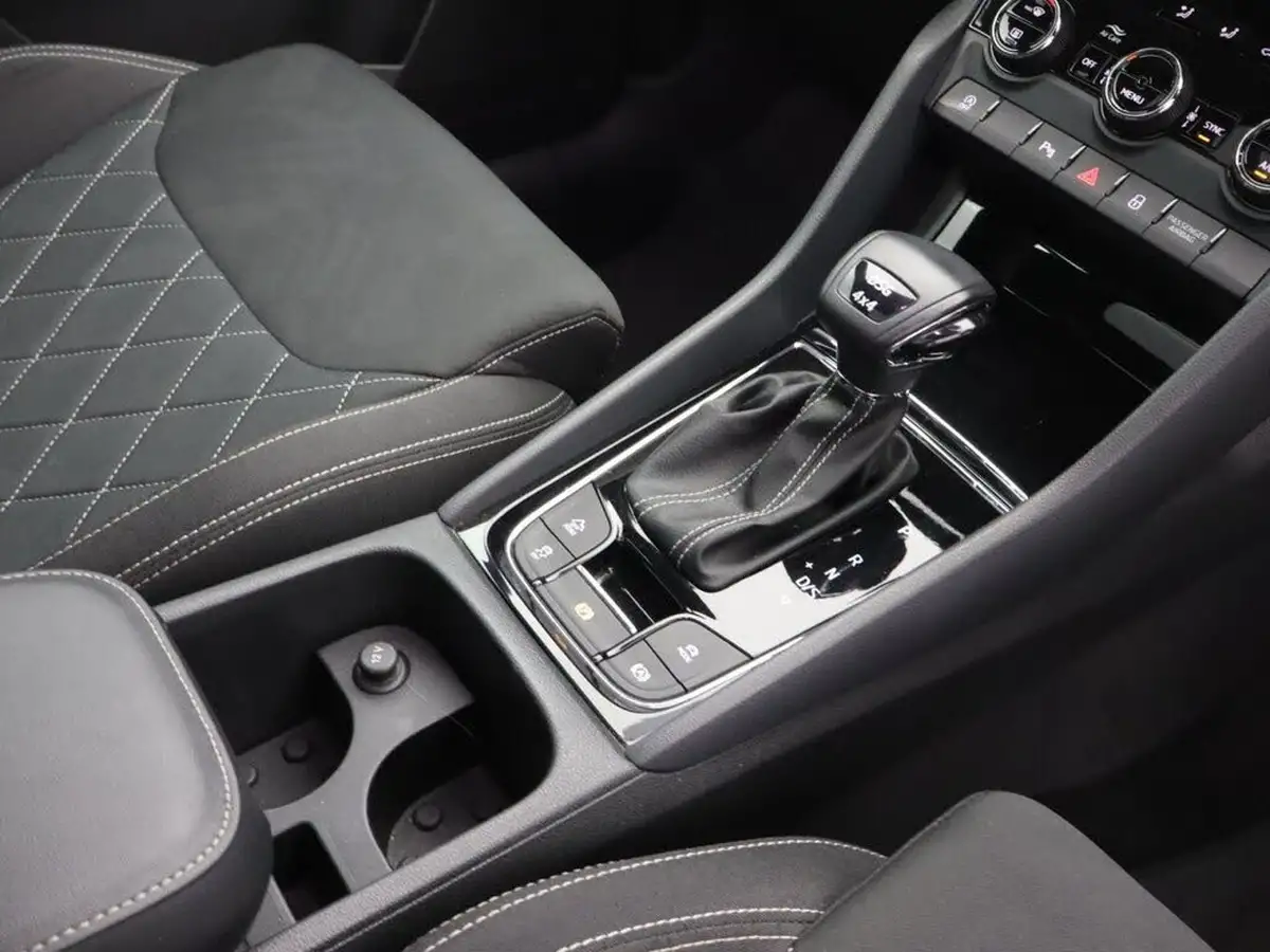 2019-skoda-karoq-15-tsi-sportline-4x4-dsg-big-21