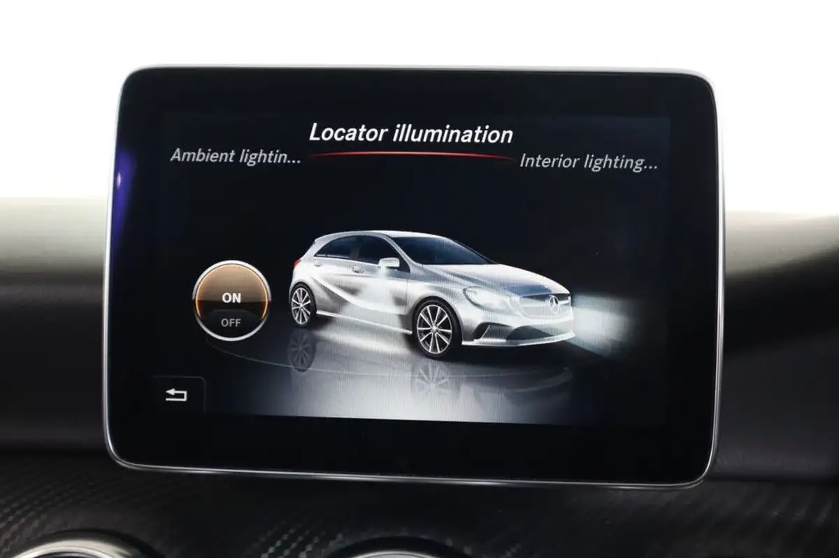 2016-mercedes-benz-a-class-21d-a200d-amg-line-136ps-executivess-big-31