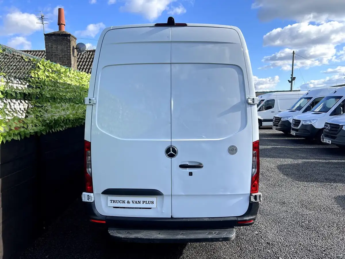 2018-mercedes-benz-sprinter-21cdi-311-l2h1-panel-van-rwd-eco-gear-360-big-5