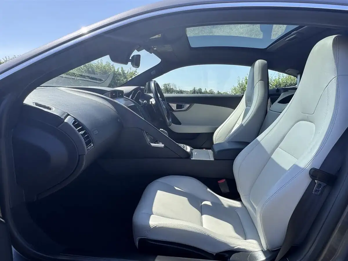 2015-jaguar-f-type-30-s-coupe-quickshift-big-12