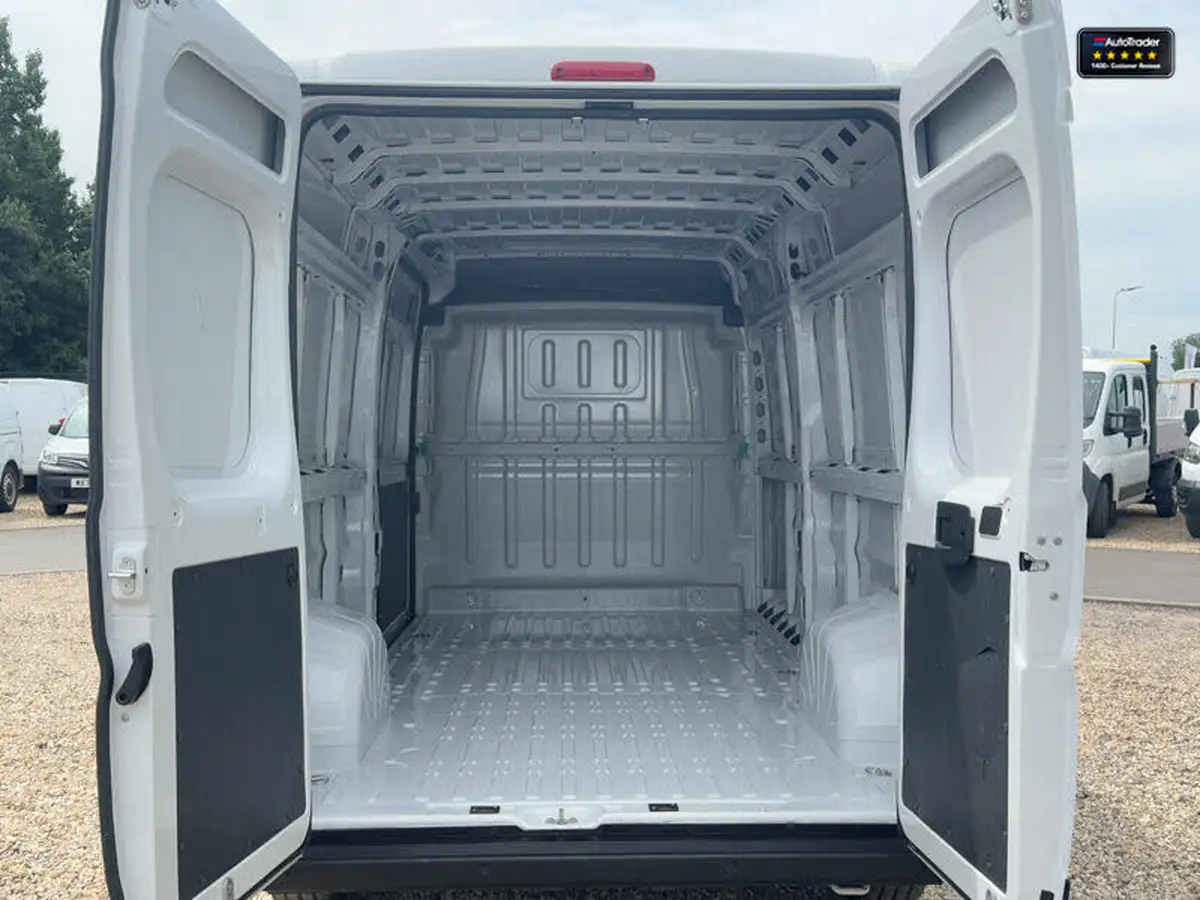 2022-citroen-relay-22bluehdi-35-l3h2-enterprise-panel-big-7