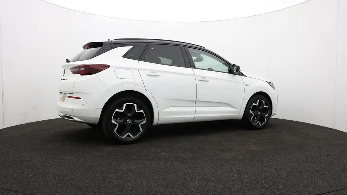 2023-vauxhall-grandland-12-ultimate-130ps-big-36