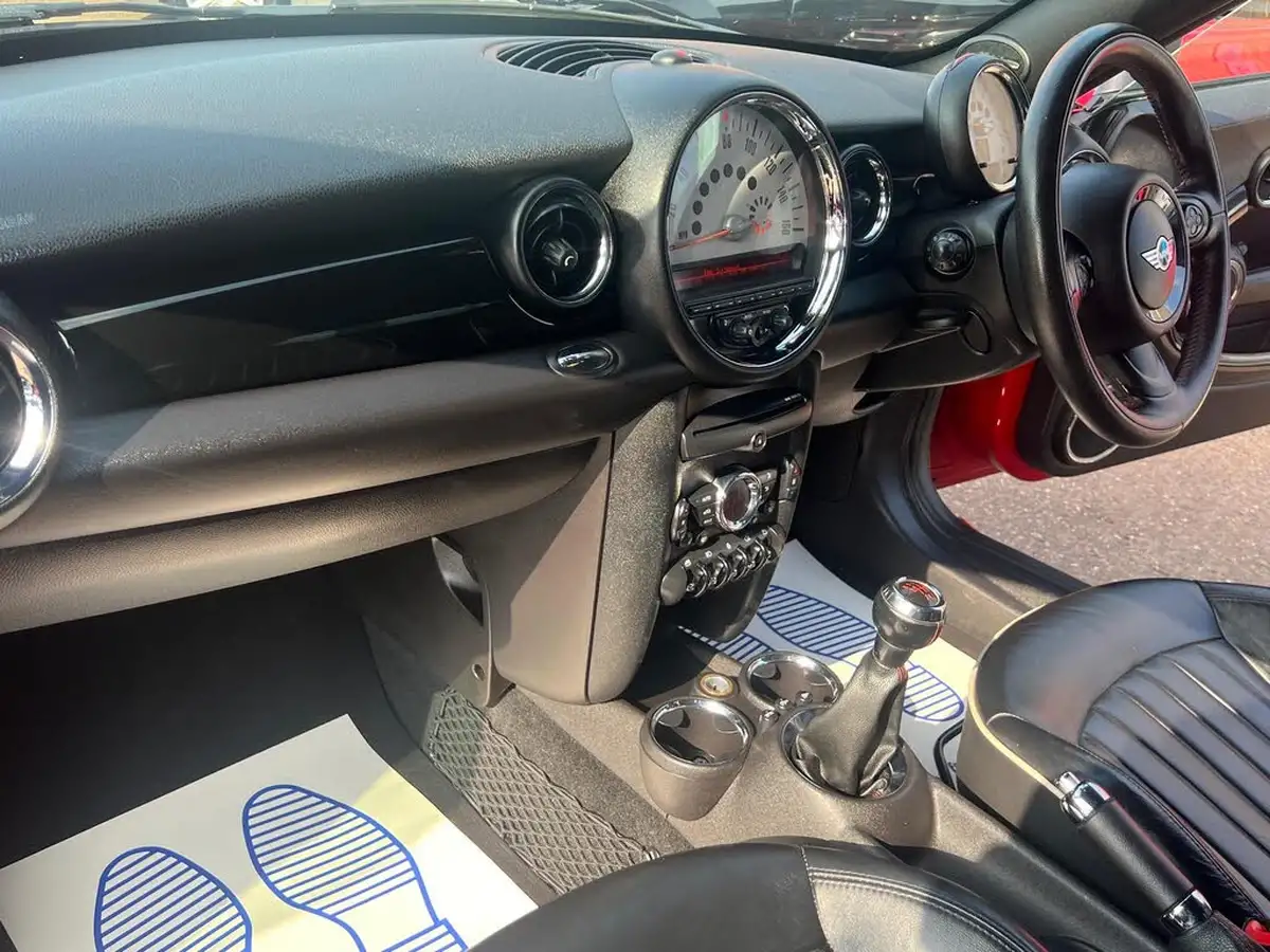 2012-mini-cooper-16-cooper-s-avenue-coupe-3d-big-26