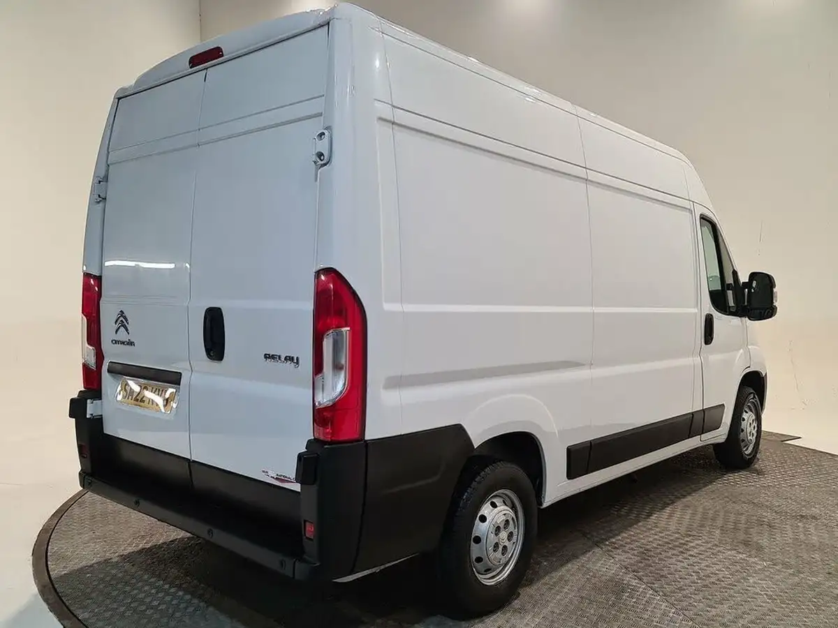 2022-citroen-relay-22bluehdi-35-l2h2-enterprise-big-27