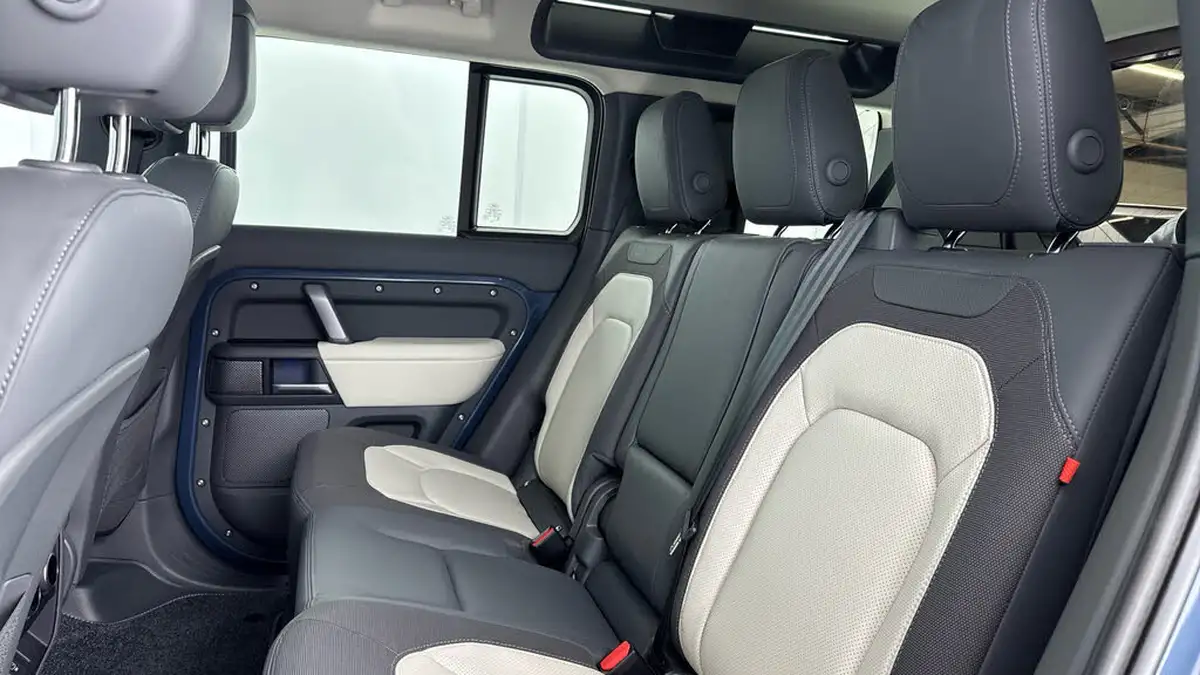 2024-land-rover-110-defender-30-d300-x-dynamic-hse-big-13