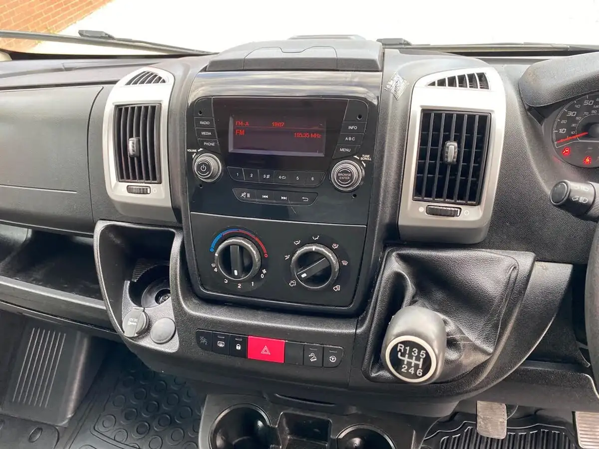 2017-fiat-ducato-20td-35-lh2-panel-big-46