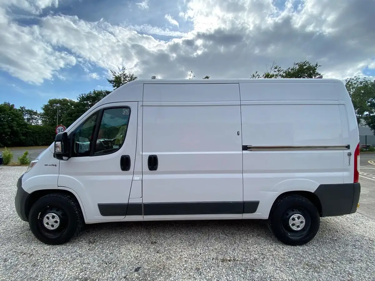 2017-fiat-ducato-20td-35-lh2-panel-big-22